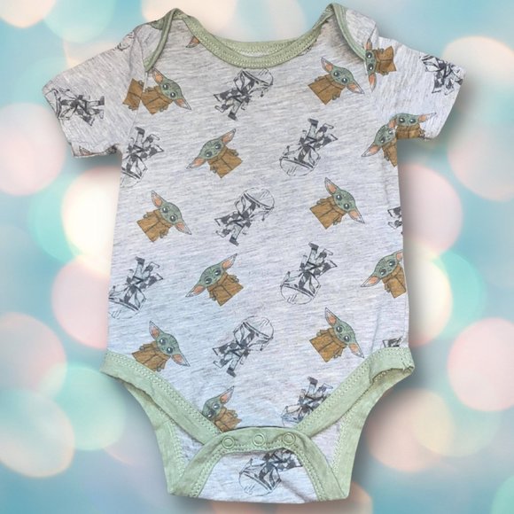 Disney Star Wars Baby Yoda Mandalorian Baby Boy Onesie Bodysuit Size 6/9 Months - Picture 1 of 3